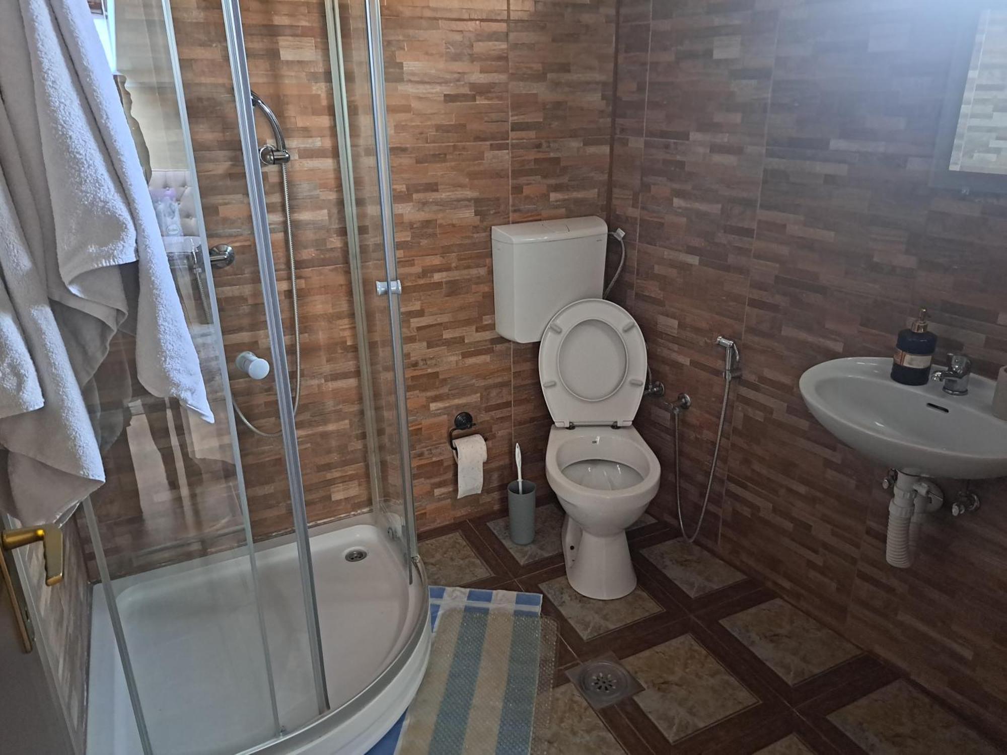 Al-Dino Hotel Szarajevó Szoba fotó
