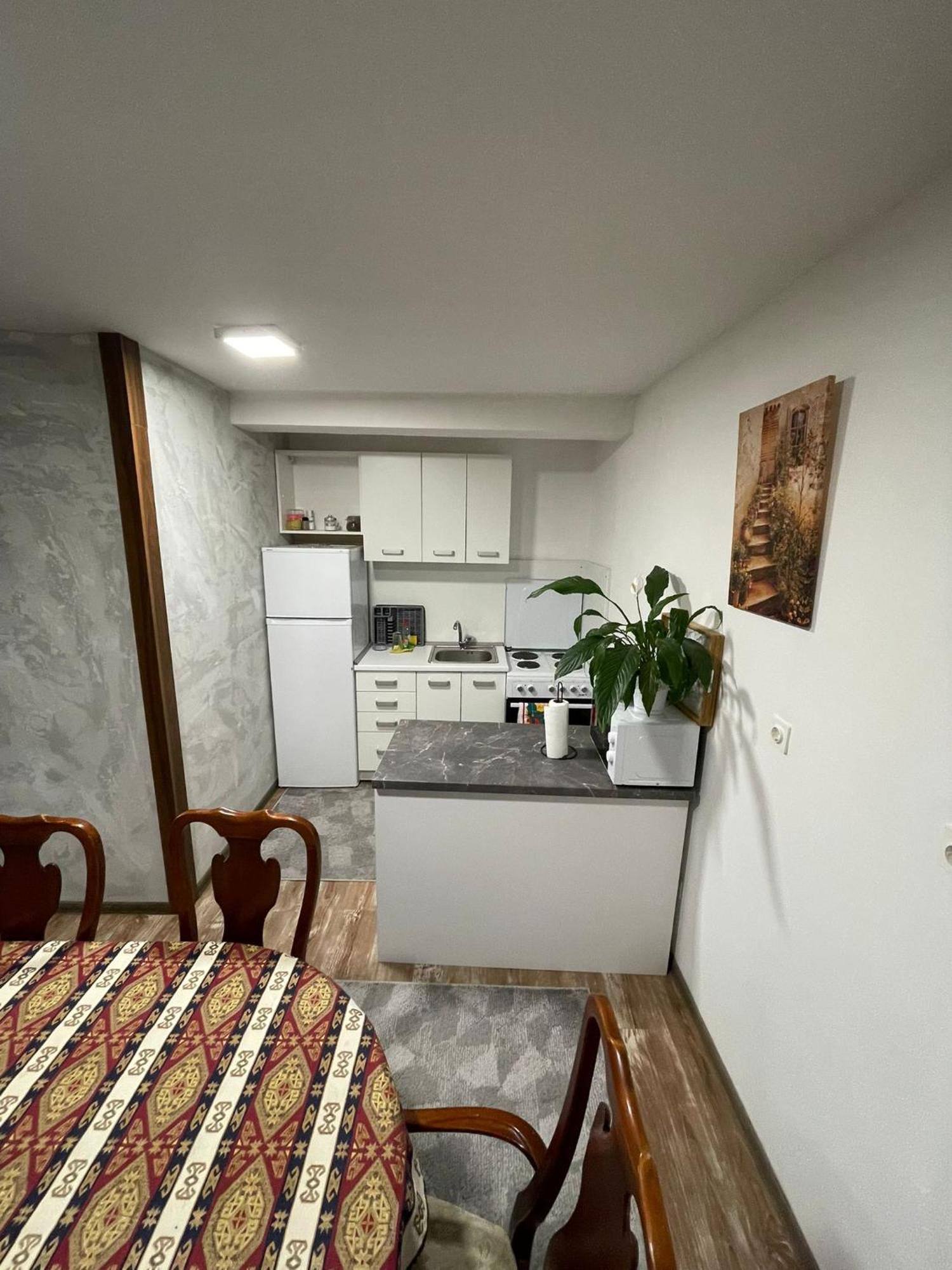 Al-Dino Hotel Szarajevó Szoba fotó